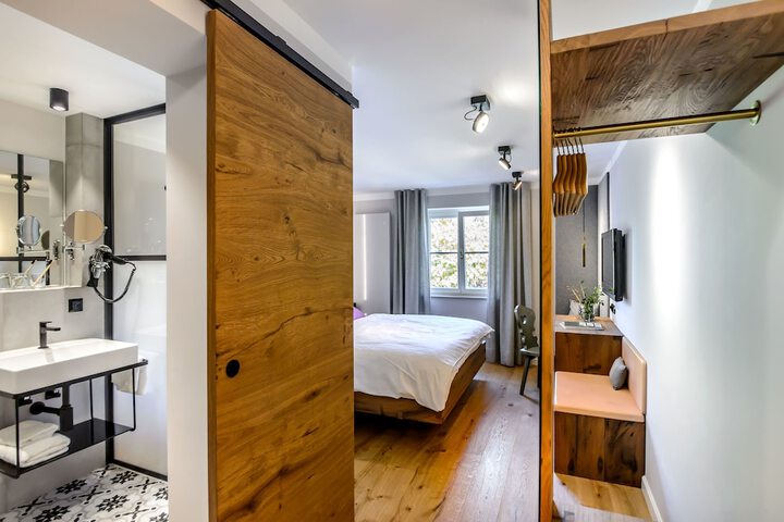 Room 21 of 117