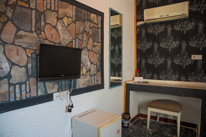 Room 5 of 60