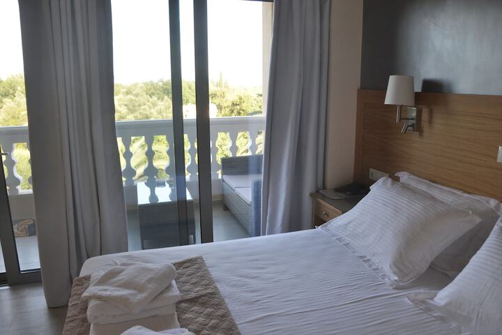 Room 10 of 73