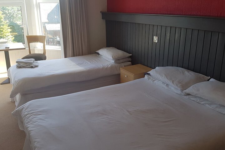 Room 2 of 8