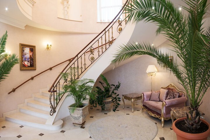 Hotel Interior 100 of 122
