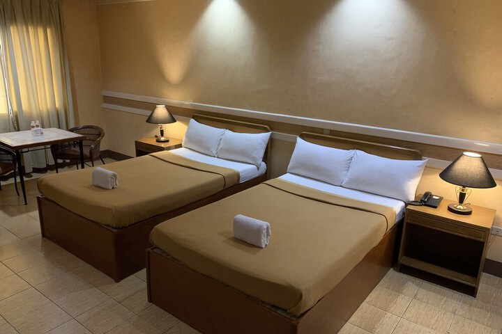 Room 14 of 37