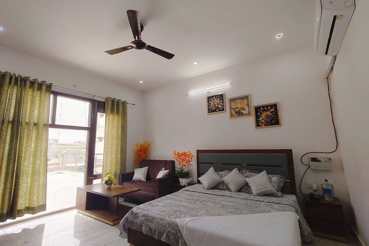 Room 14 of 23