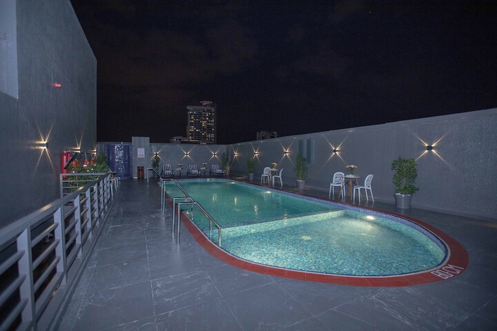 Pool 37 of 65