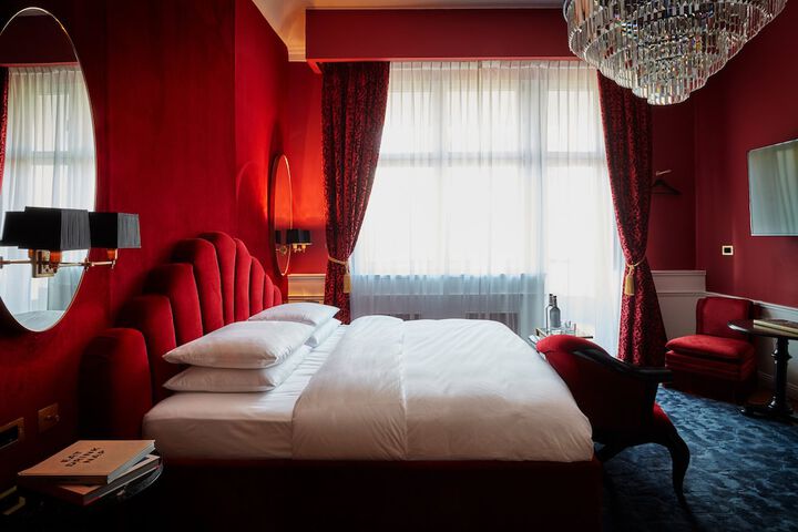 Room 26 of 83