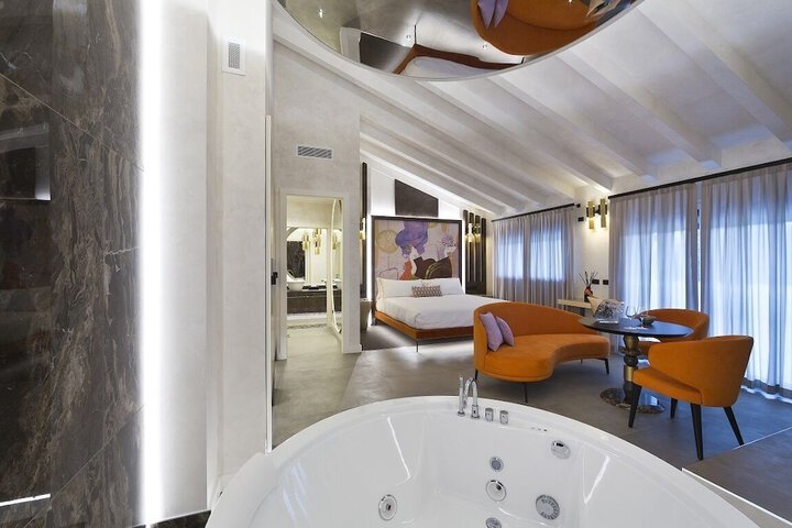 Room 30 of 112