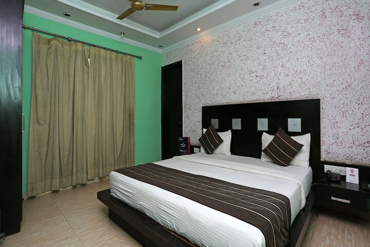 Room 14 of 22