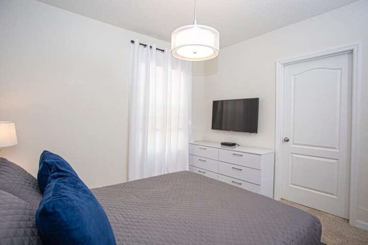 Room 4 of 79
