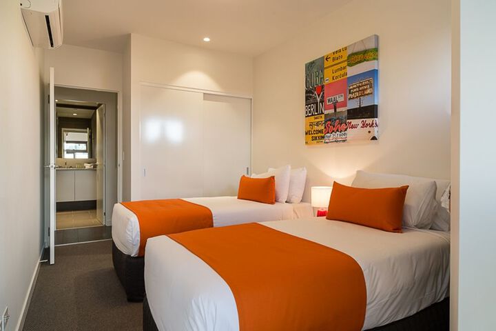 Room 16 of 28