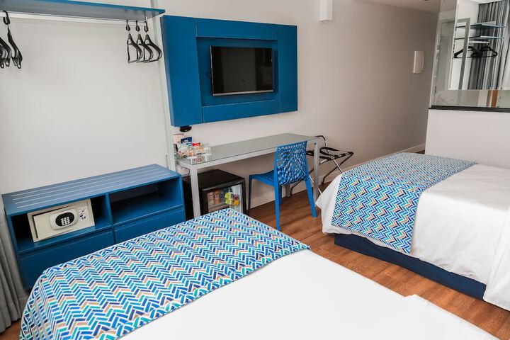 Room 7 of 48