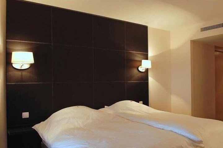 Room 10 of 54
