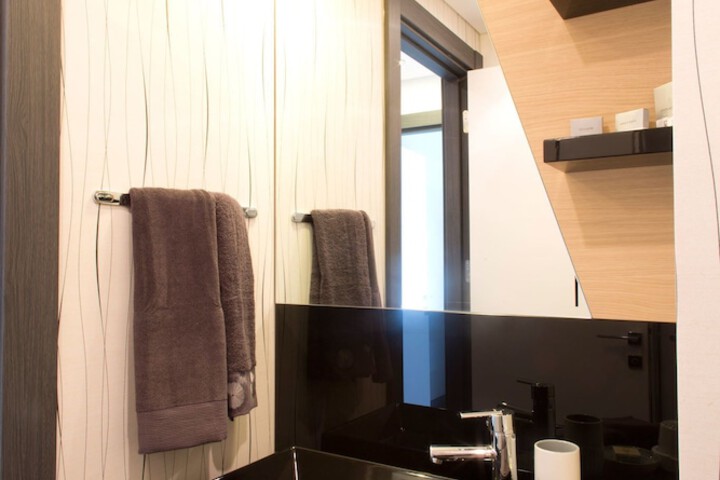 Room 32 of 50
