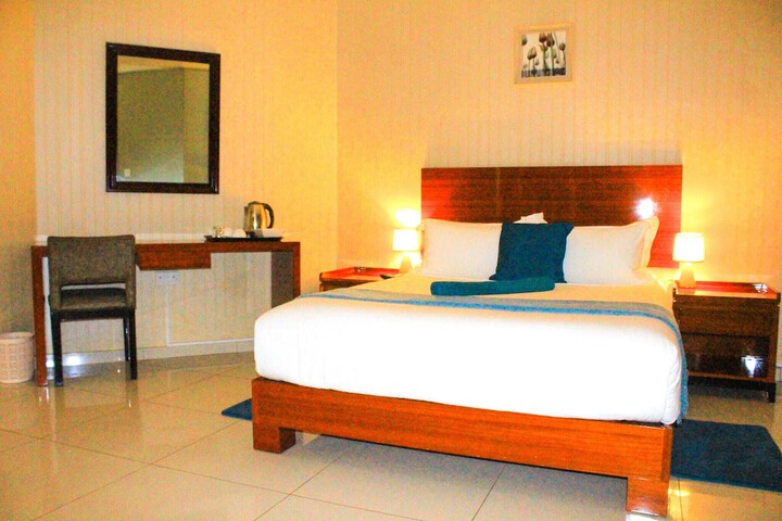 Room 14 of 37