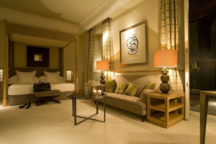 Room 11 of 39
