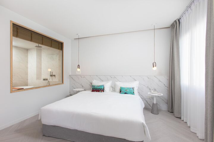 Room 28 of 80