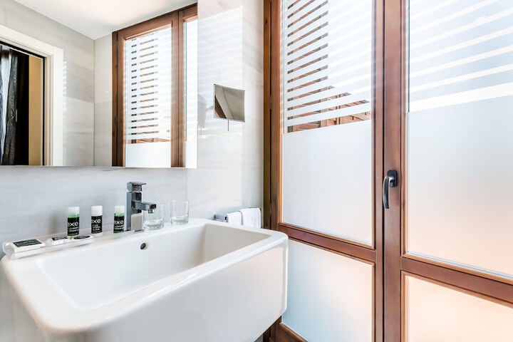 Bathroom Interior Photo