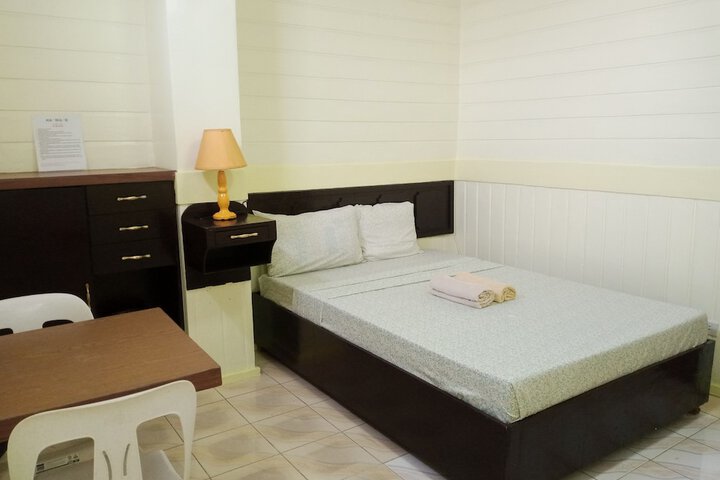 Room 2 of 41