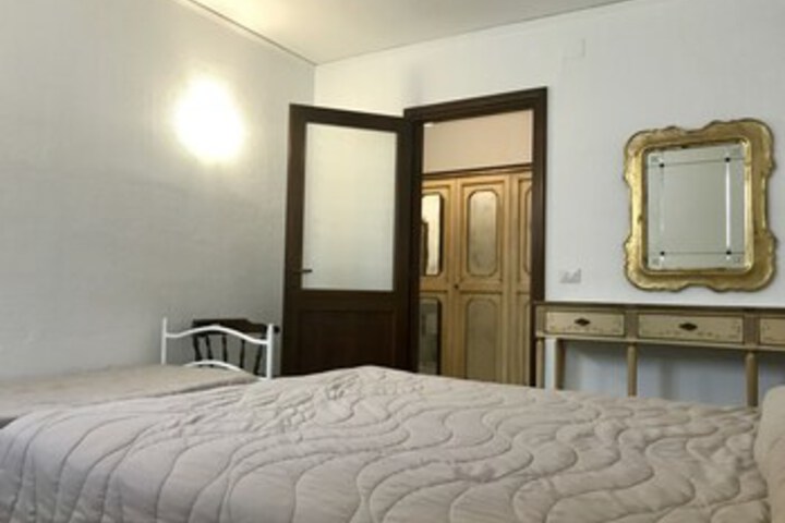 Room 38 of 46