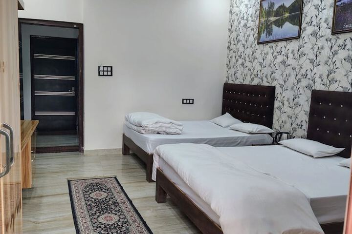 Room 15 of 22