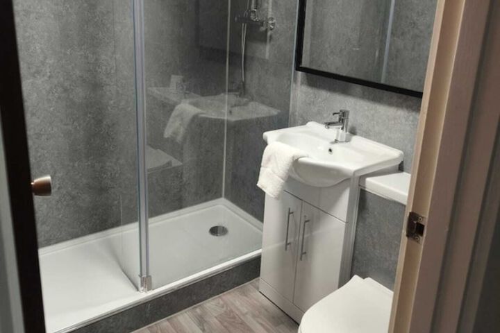 Room 10 of 15