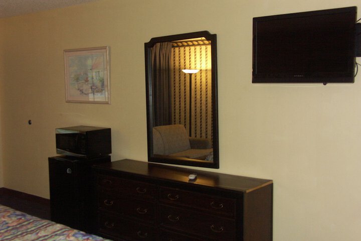 Room 10 of 26