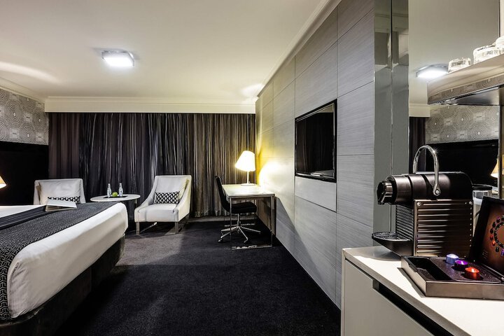Room 5 of 145
