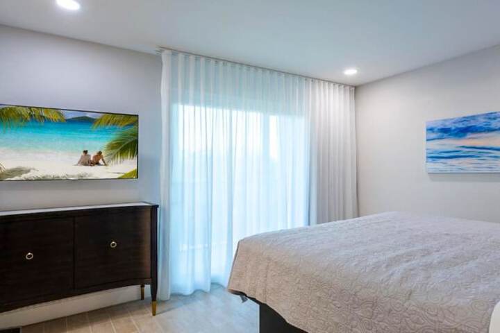 Room 4 of 30
