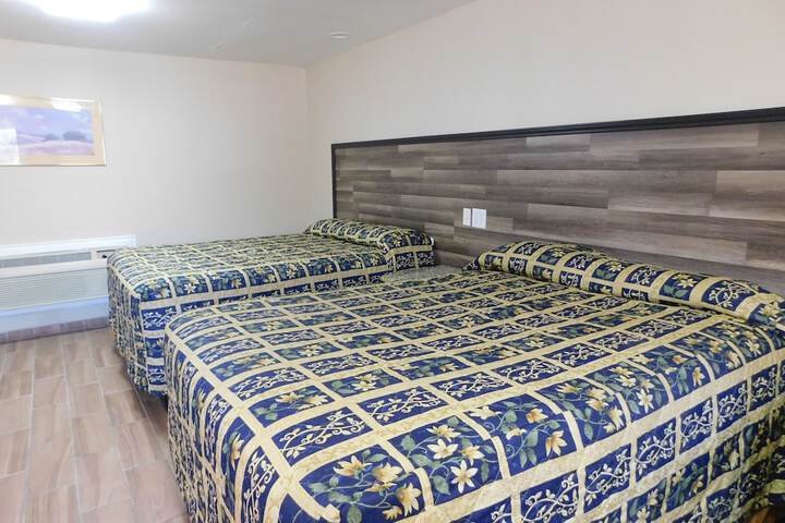Room 8 of 32