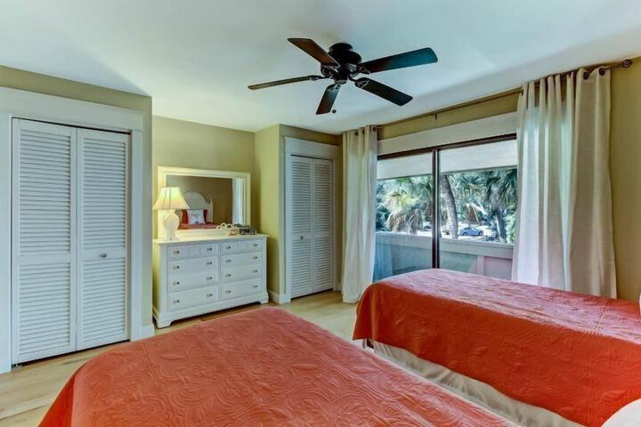 Room 7 of 49
