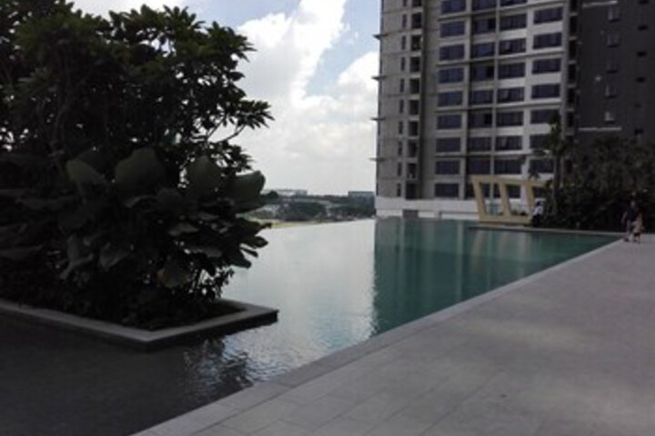 Pool 25 of 37