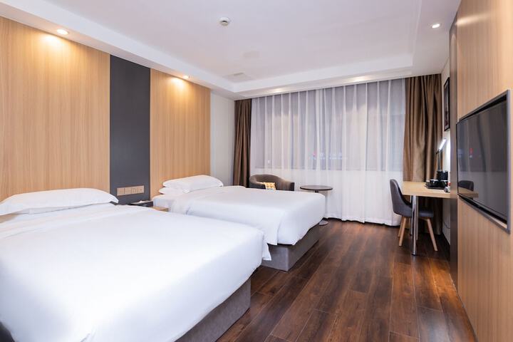 Room 7 of 49