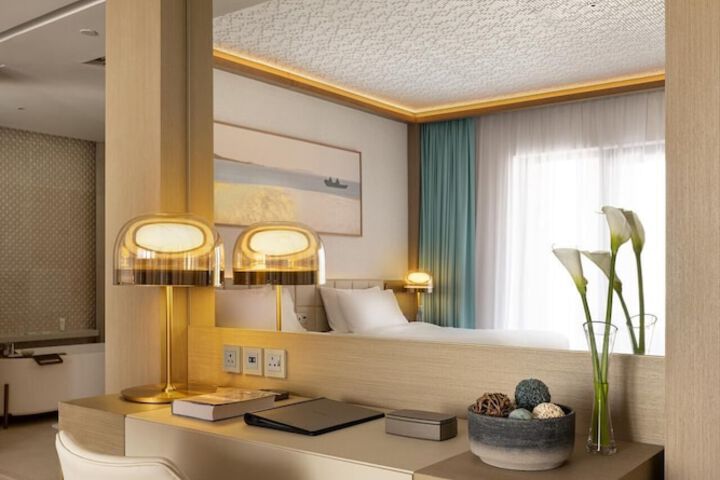 Room 33 of 115