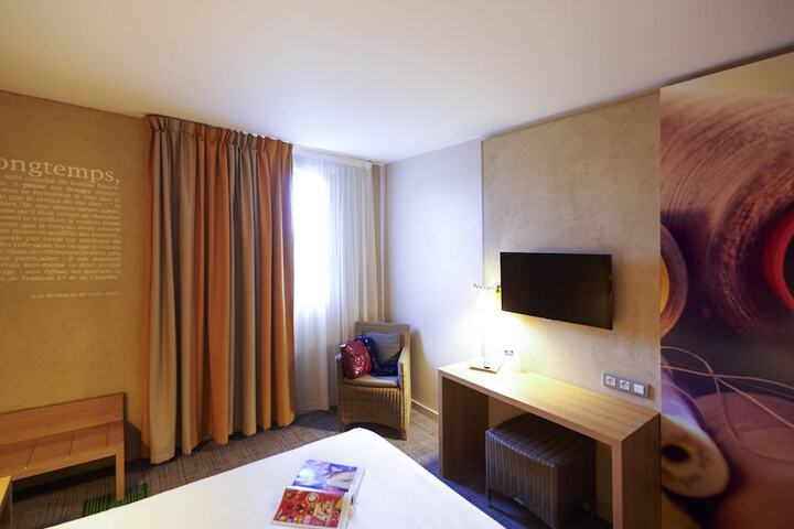 Room 12 of 47