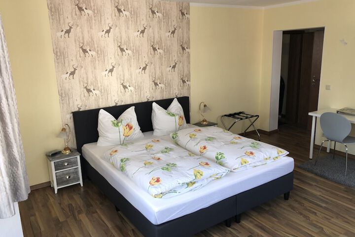 Room 5 of 37