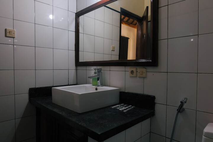 Room 16 of 29