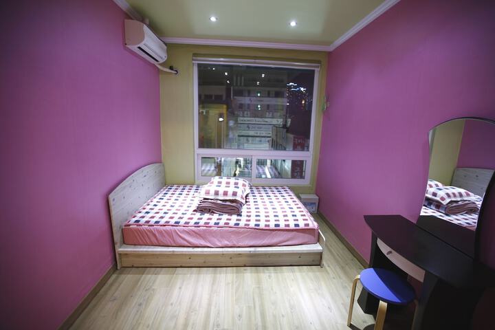 Room 10 of 66