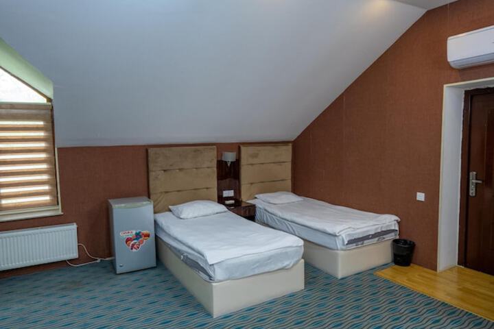Room 13 of 22