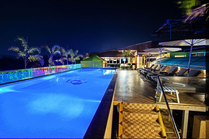 Pool 26 of 37