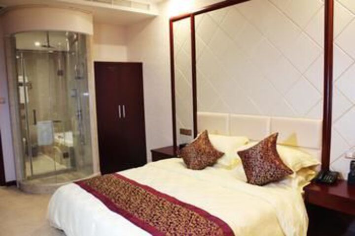 Room 12 of 33