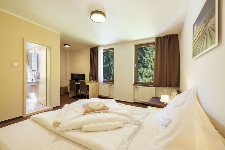 Room 6 of 24