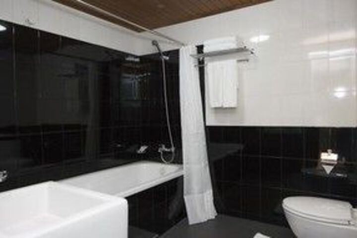 Room 3 of 26