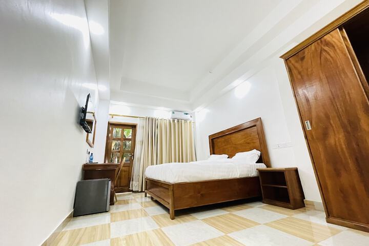 Room 14 of 38
