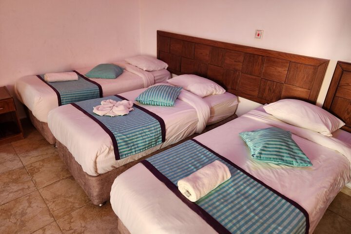 Room 6 of 35