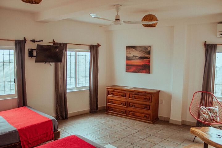 Room 25 of 42