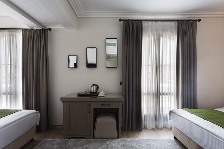 Room 33 of 107