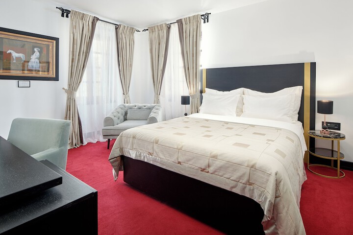 Room 9 of 40
