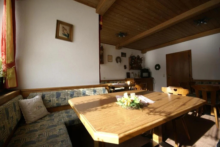 Room 5 of 15
