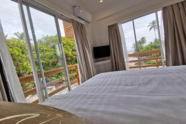 Room 4 of 25