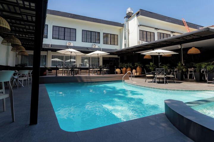 Pool 114 of 137
