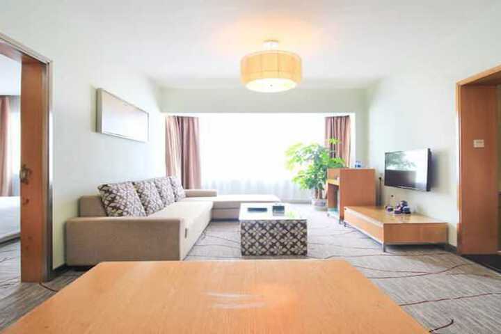 Room 10 of 41
